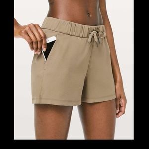 ON THE FLY WOVEN SHORTS